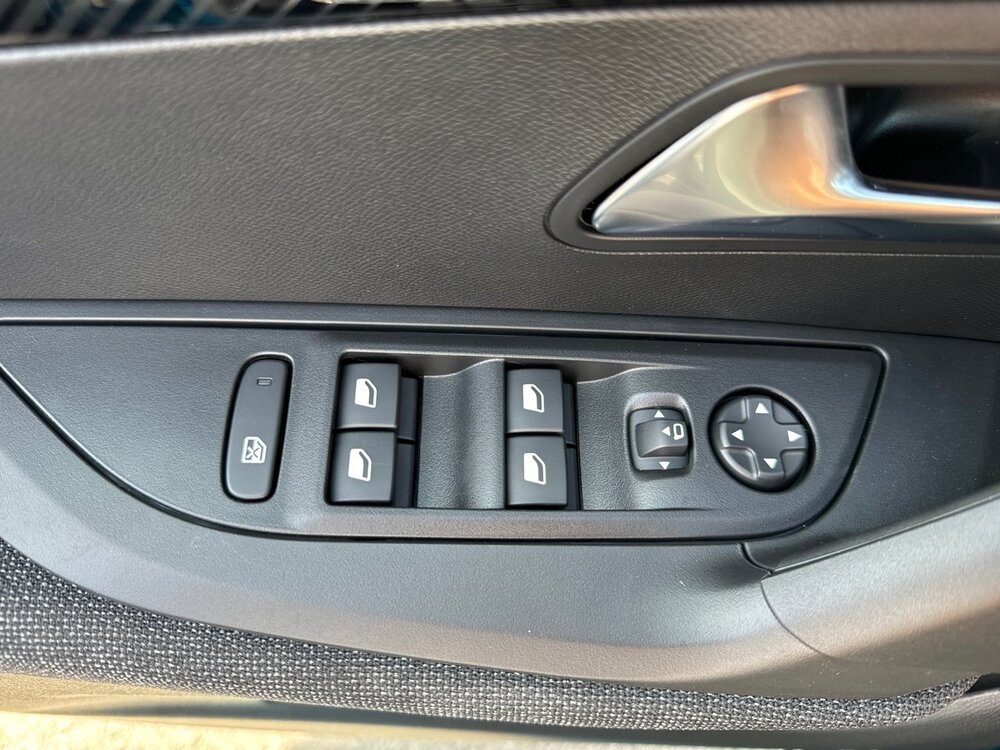 Occasion PEUGEOT 2008 2008 Hybrid 145 e-DCS6 - Style