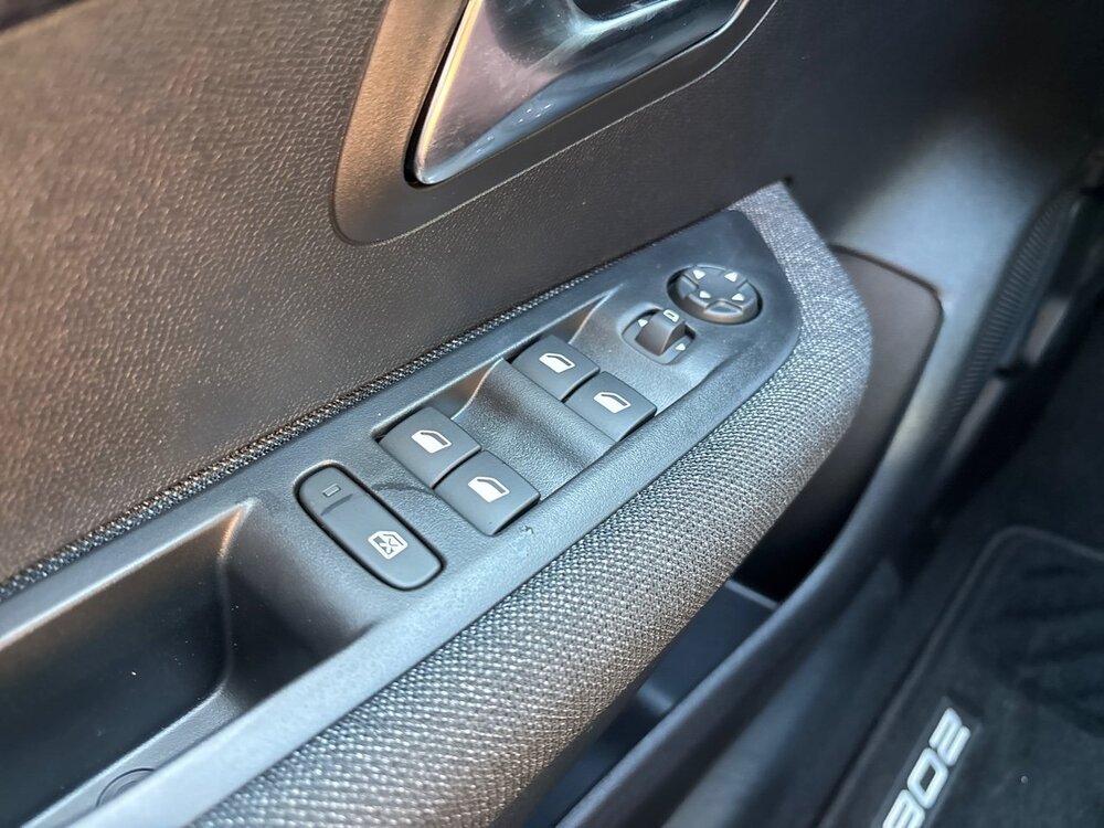 Occasion PEUGEOT 208 208 Hybrid 110 e-DCS6 - Style