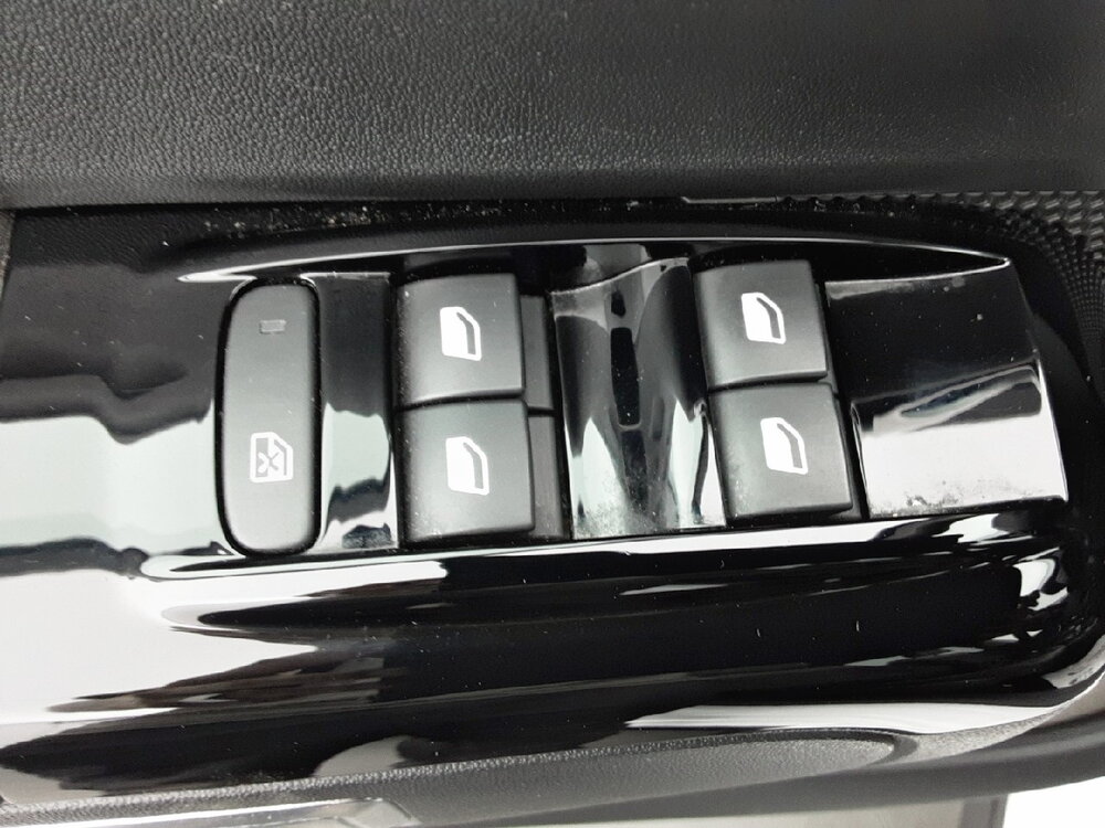 Occasion CITROEN C3 C3 PureTech 110 S&S EAT6 - Shine Pack