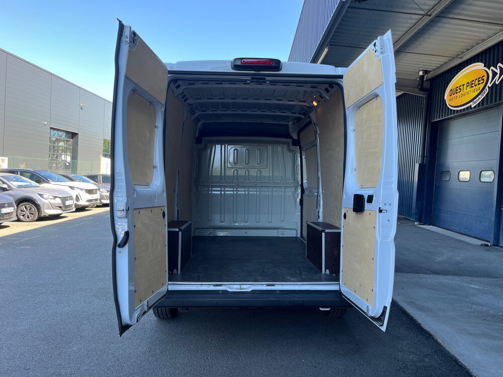 Occasion PEUGEOT Boxer BOXER FOURGON TOLE 3.5 T L2H2 140 S&S BVM6