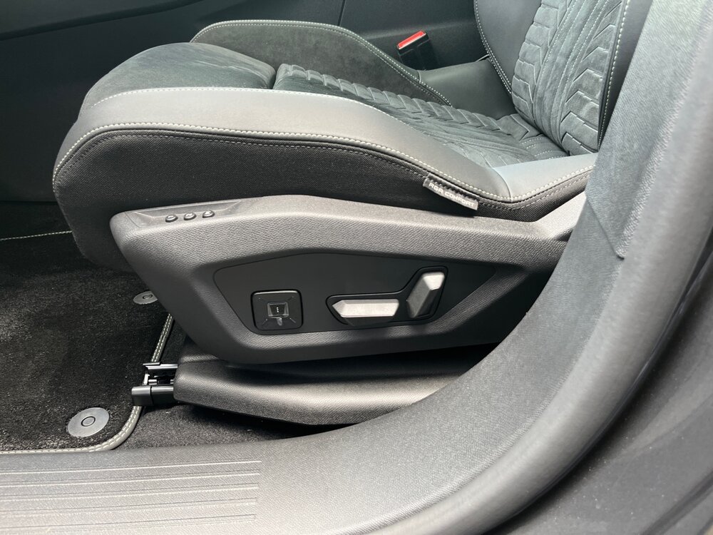 Occasion PEUGEOT 3008 3008 Electrique 73 kWh 210 ch - GT