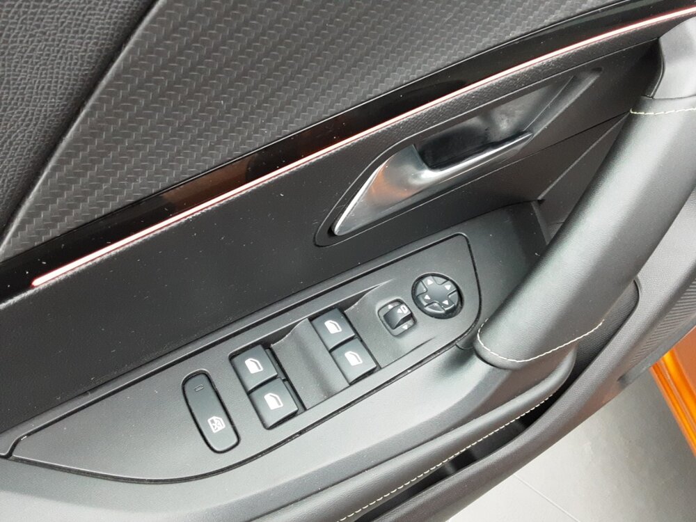 Occasion PEUGEOT 2008 2008 Moteur électrique 136 ch - GT