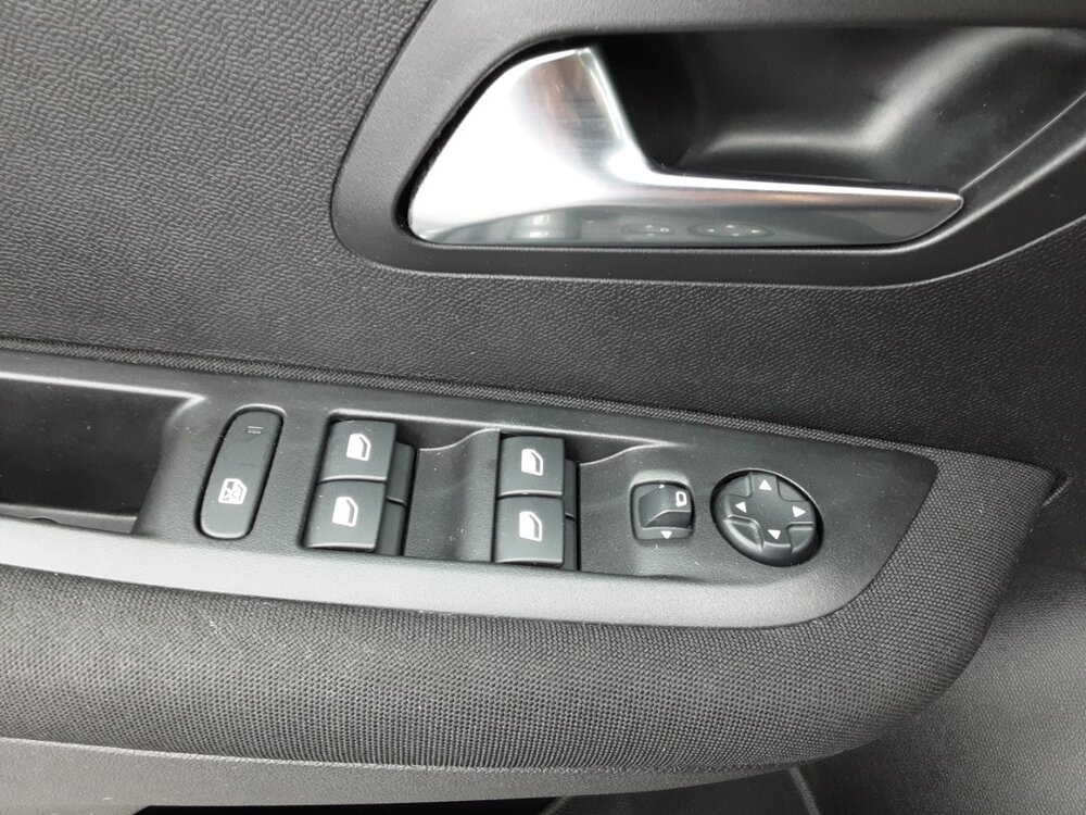 Occasion PEUGEOT 208 208 Hybrid 100 e-DCS6 - Active