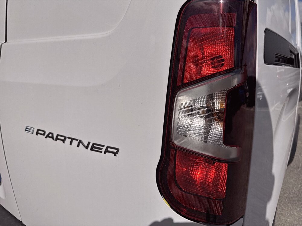 Occasion PEUGEOT Partner E-PARTNER FOURGON M 800 KG 136 CH BATTERIE 54 KWH