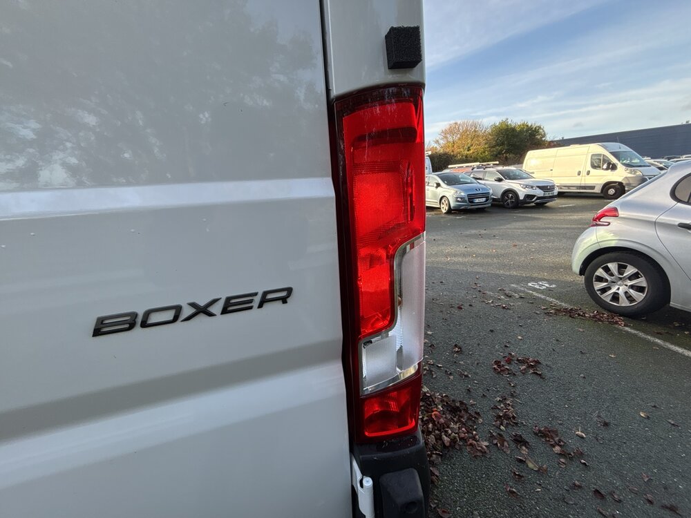 Occasion PEUGEOT Boxer BOXER FOURGON TOLE 3.5 T L3H3 140 S&S BVM6