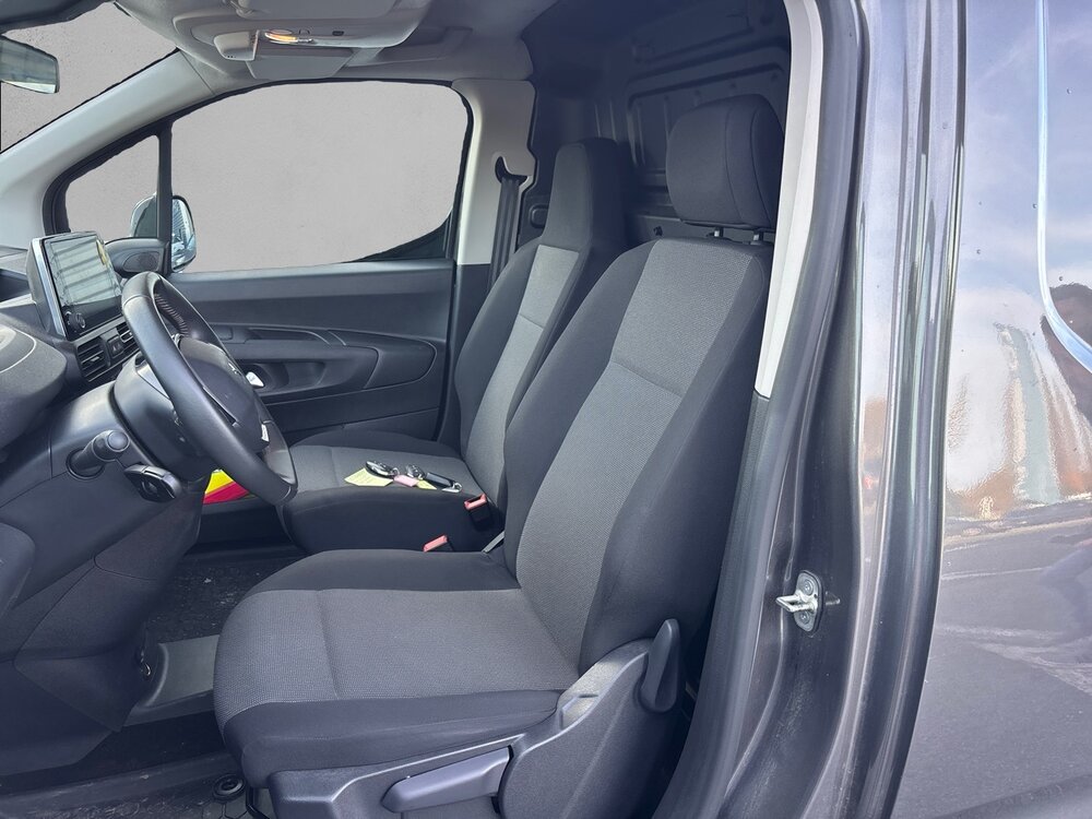 Occasion PEUGEOT Partner E-PARTNER FOURGON M 800 KG 136 CH BATTERIE 50 KWH