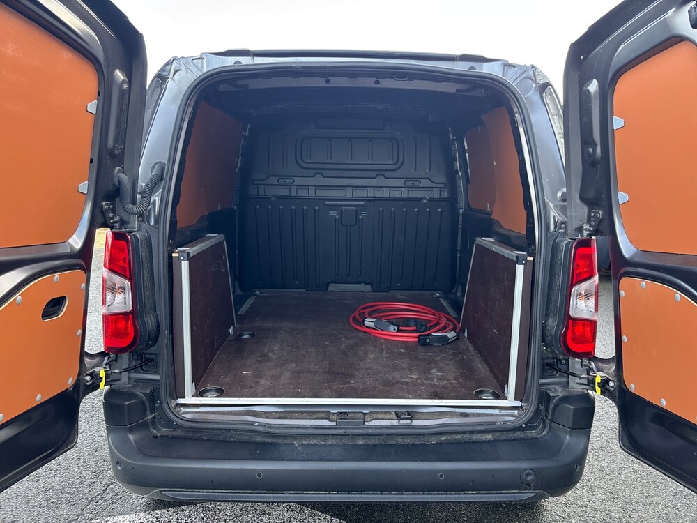 Occasion PEUGEOT Partner E-PARTNER FOURGON M 800 KG 136 CH BATTERIE 50 KWH