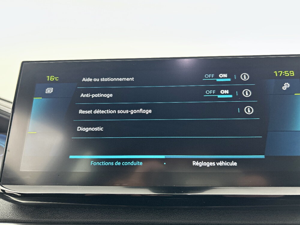 Occasion PEUGEOT 3008 3008 Hybrid 180 e-EAT8 - Active Pack