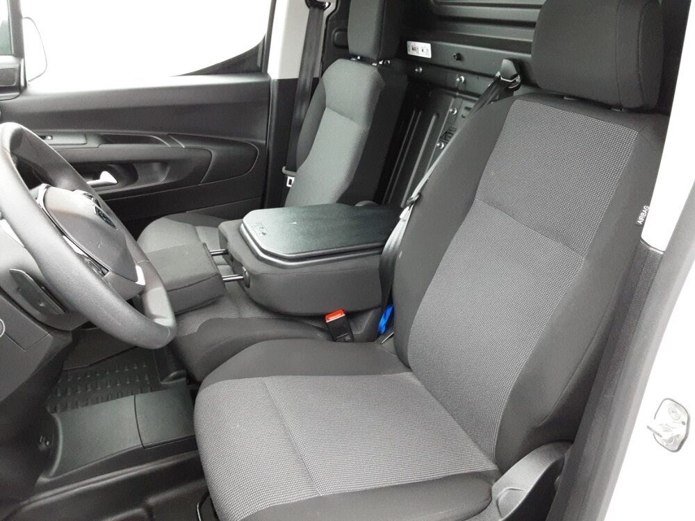 Occasion PEUGEOT Partner E-PARTNER FOURGON M 800 KG 136 CH BATTERIE 51 KWH