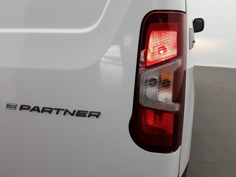 Occasion PEUGEOT Partner E-PARTNER FOURGON M 800 KG 136 CH BATTERIE 51 KWH