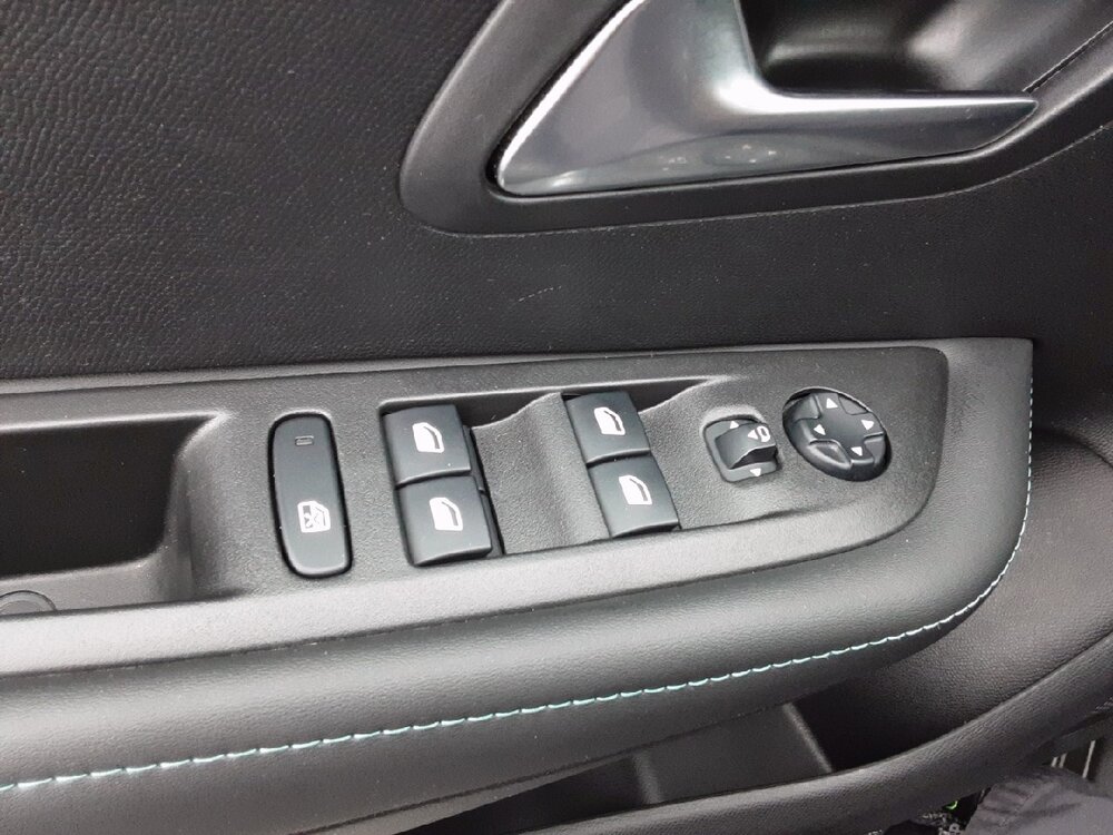 Occasion PEUGEOT 208 208 PureTech 100 S&S BVM6 - Allure