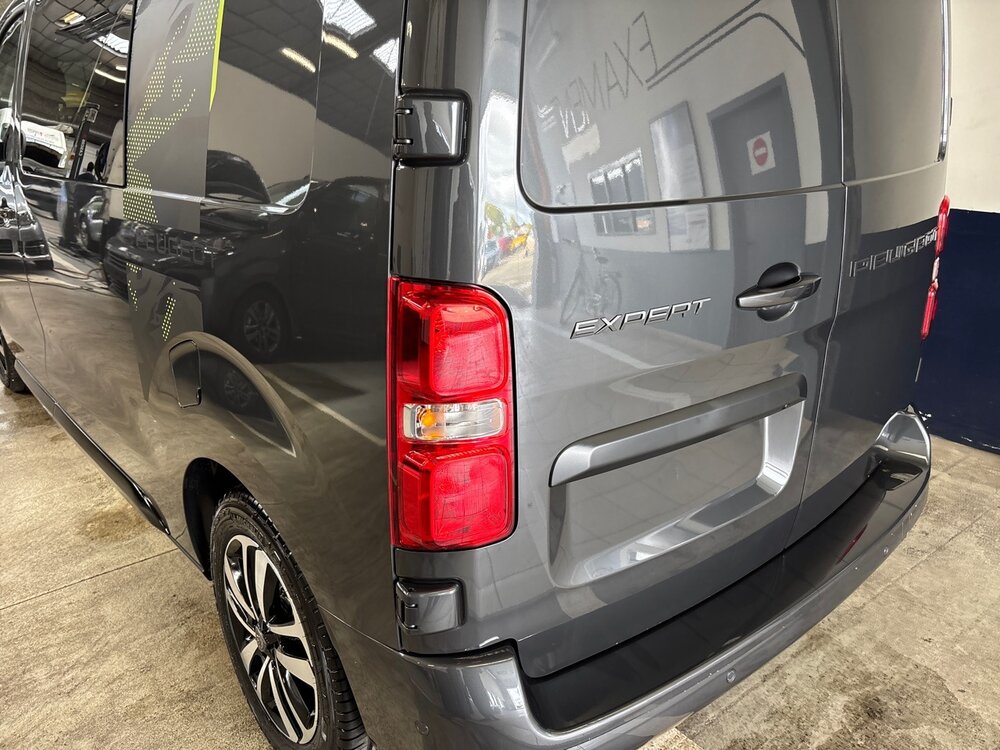 Occasion PEUGEOT Expert EXPERT CA FIXE M BLUEHDI 180 S&S EAT8 - TECH EDITION