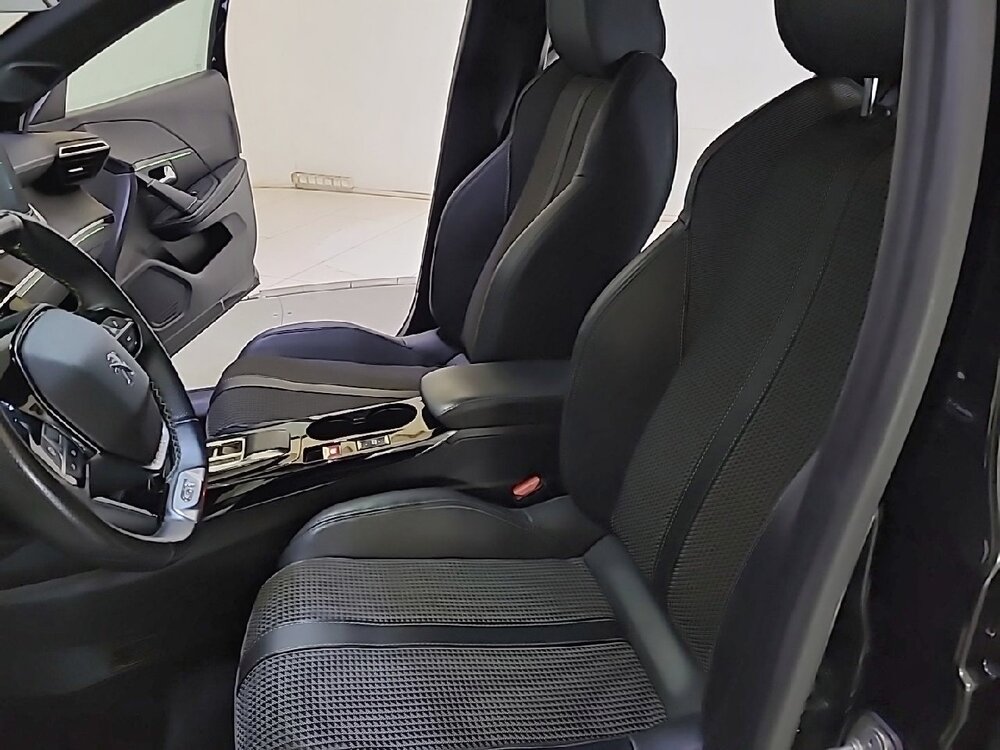 Occasion PEUGEOT 208 208 Electrique 50 kWh 136ch - GT