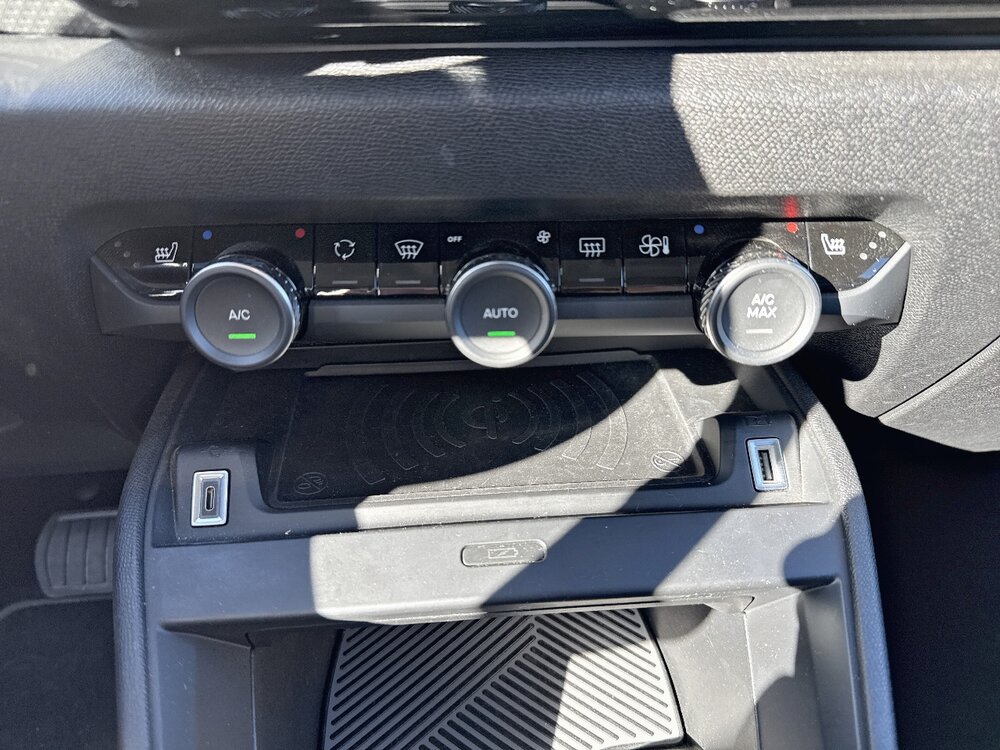 Occasion CITROEN C4 X e-C4 X 136 ch Automatique - Shine