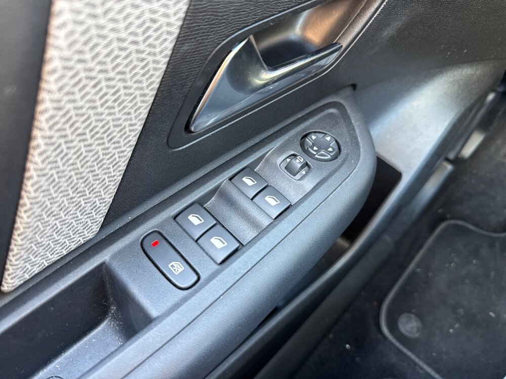 Occasion CITROEN C4 X e-C4 X 136 ch Automatique - Shine