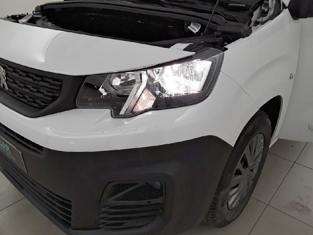 Occasion PEUGEOT Partner E-PARTNER FOURGON M 800 KG 136 CH BATTERIE 50 KWH