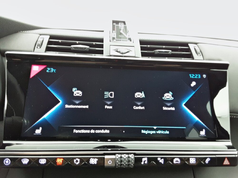 Occasion DS DS 7 Crossback DS7 Crossback Hybride E-Tense 300 EAT8 4x4 - Louvre