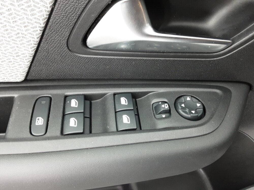 Occasion CITROEN C4 C4 PureTech 130 S&S EAT8 - Shine Pack