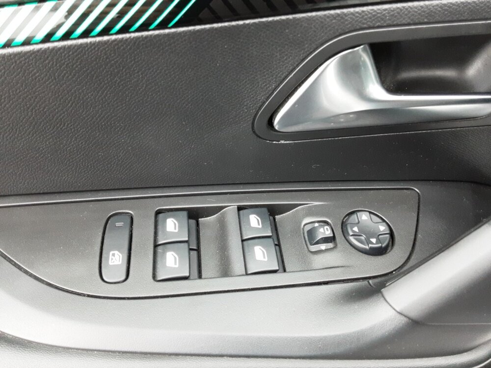 Occasion PEUGEOT 2008 2008 Moteur électrique 136 ch - Allure Business