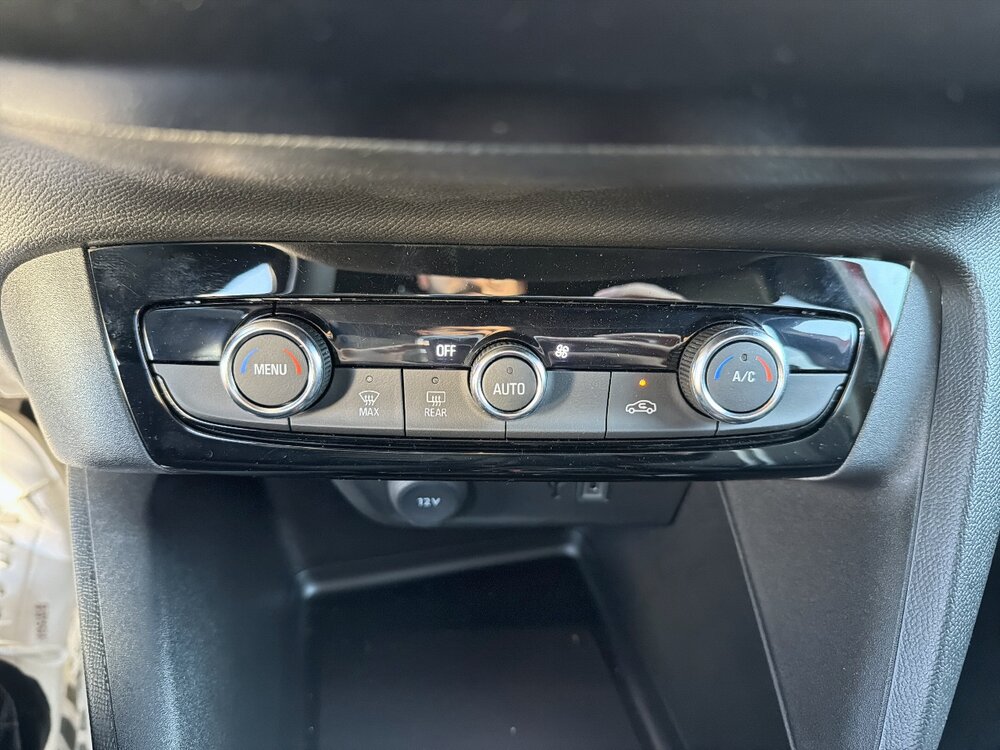 Occasion OPEL Corsa Corsa Electrique 136 ch & Batterie 50 kWh - Colour Edition