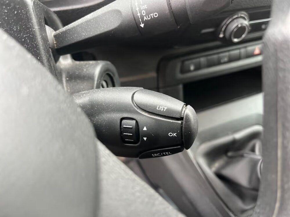 Occasion OPEL Vivaro VIVARO FGN L2 1.5 DIESEL 120 CH - PACK CLIM