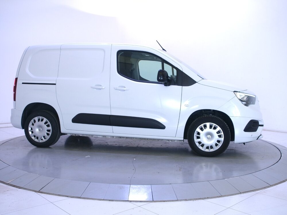 Occasion OPEL Combo COMBO CARGO 1.5 130 CH S/S L1H1 STANDARD - PACK BUSINESS