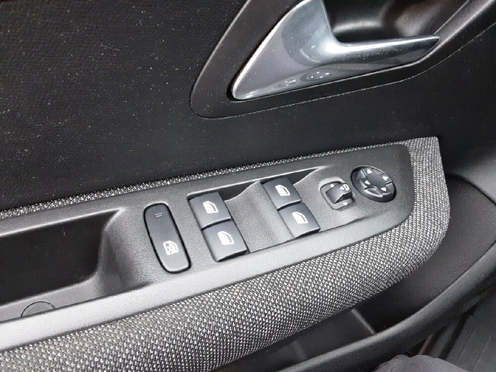 Occasion PEUGEOT 208 208 Electrique 50 kWh 136ch - Style