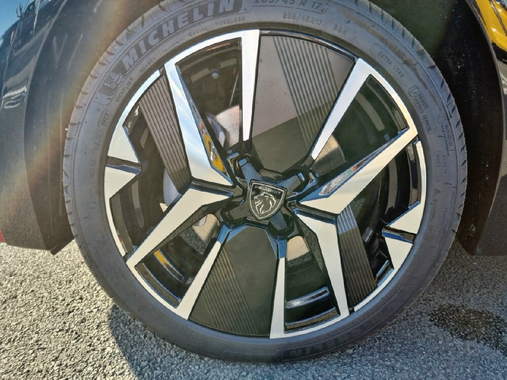 Occasion PEUGEOT 208 208 Hybrid 110 e-DCS6 - série spéciale ENVY