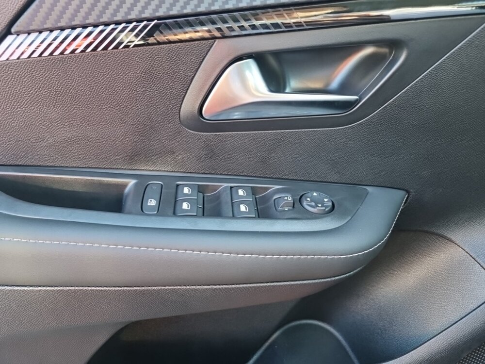 Occasion PEUGEOT 208 208 Hybrid 110 e-DCS6 - série spéciale ENVY