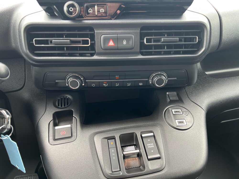 Occasion PEUGEOT Partner E-PARTNER FOURGON M 800 KG 136 CH BATTERIE 54 KWH