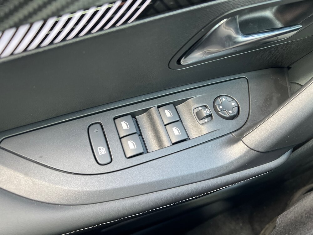 Occasion PEUGEOT 2008 2008 Electrique 50 kWh 136 ch - Allure