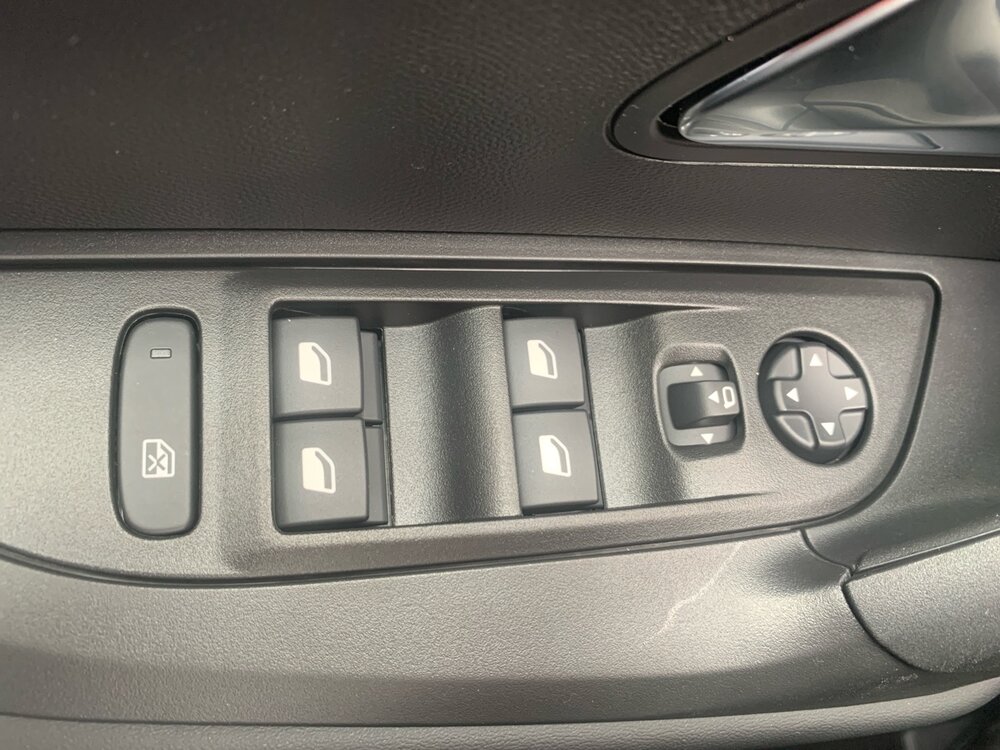 Occasion PEUGEOT 2008 2008 Hybrid 136 e-DCS6 - Allure