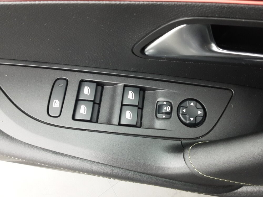 Occasion PEUGEOT 2008 2008 PureTech 130 S&S BVM6