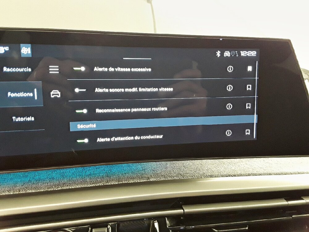 Occasion PEUGEOT 3008 3008 Hybrid 136 e-DCS6 - Allure