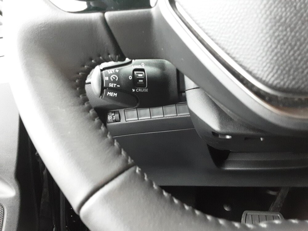 Occasion PEUGEOT 208 208 Hybrid 100 e-DCS6 - Allure