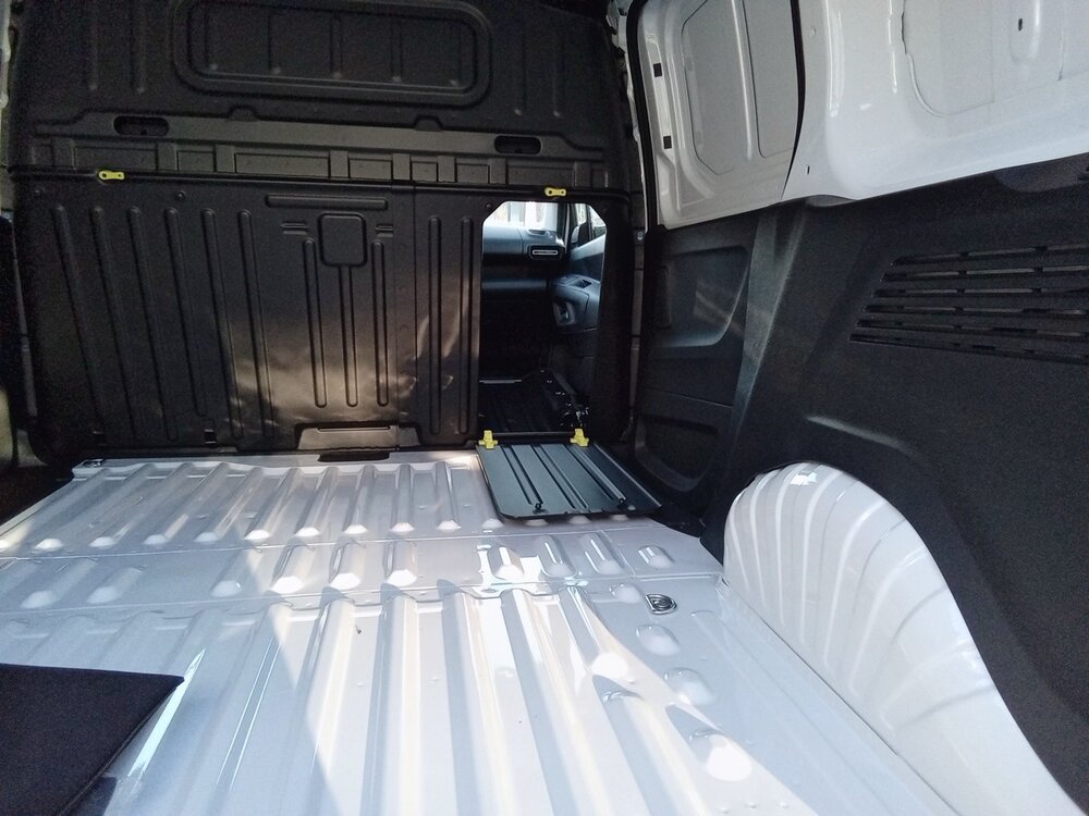 Occasion PEUGEOT Partner E-PARTNER FOURGON M 800 KG 136 CH BATTERIE 54 KWH