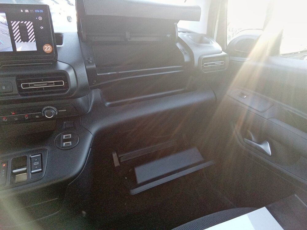 Occasion PEUGEOT Partner E-PARTNER FOURGON M 800 KG 136 CH BATTERIE 54 KWH