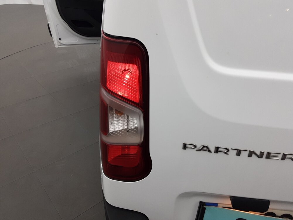 Occasion PEUGEOT Partner PARTNER FOURGON STANDARD 1000 KG PURETECH 110 S&S BVM6