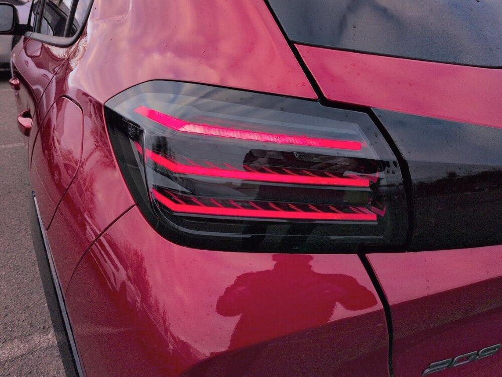 Occasion PEUGEOT 208 208 Hybrid 110 e-DCS6 - série spéciale ENVY