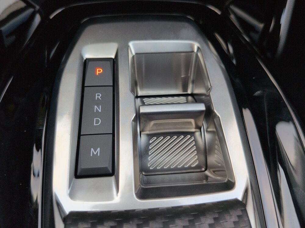Occasion PEUGEOT 208 208 Hybrid 110 e-DCS6 - série spéciale ENVY