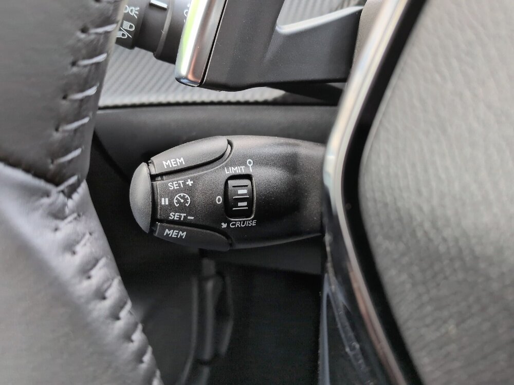 Occasion PEUGEOT 208 208 Hybrid 110 e-DCS6 - série spéciale ENVY