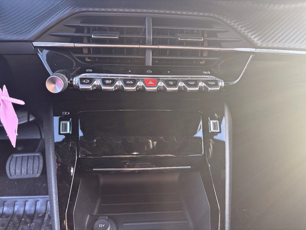 Occasion PEUGEOT 2008 2008 Hybrid 145 e-DCS6 - série spéciale ENVY