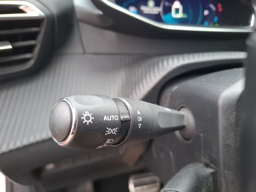 Occasion PEUGEOT 208 208 Electrique 50 kWh 136ch - GT