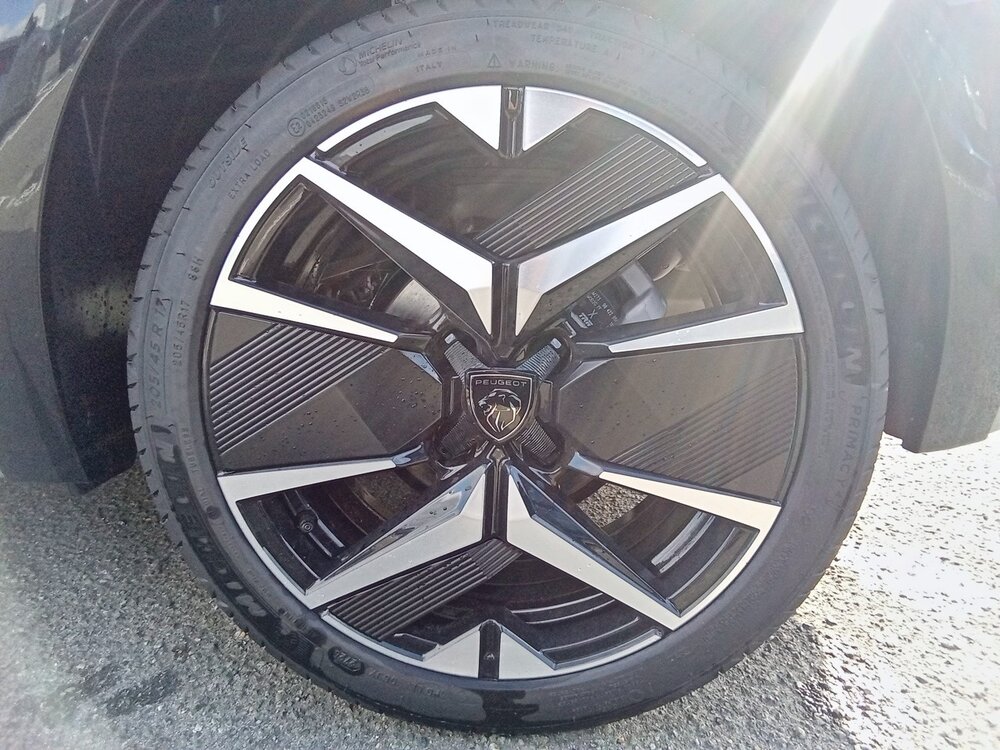 Occasion PEUGEOT 208 208 Hybrid 110 e-DCS6 - série spéciale ENVY