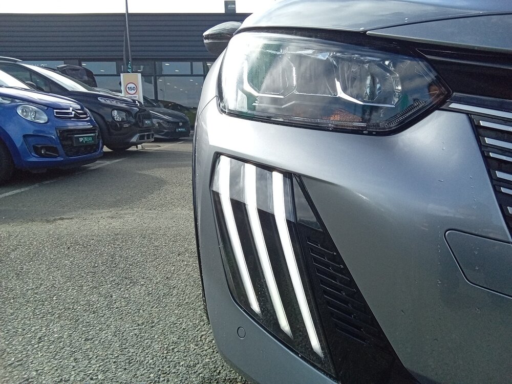 Occasion PEUGEOT 208 208 Hybrid 110 e-DCS6 - série spéciale ENVY