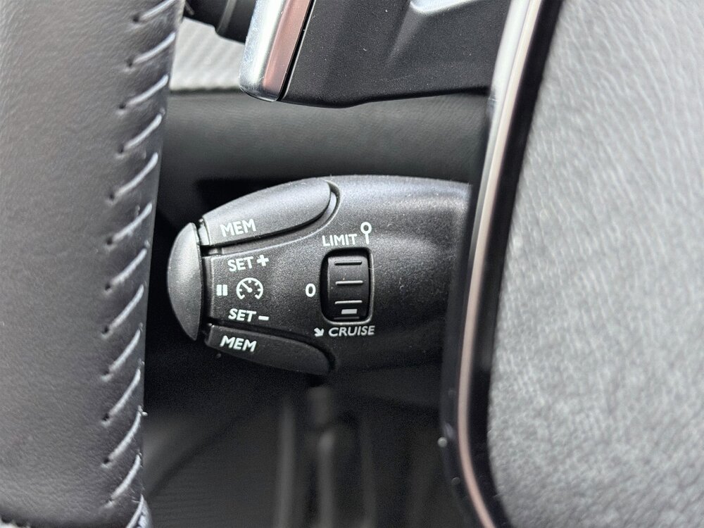Occasion PEUGEOT 2008 2008 Hybrid 145 e-DCS6 - série spéciale ENVY