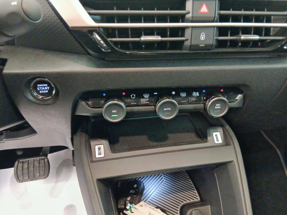 Occasion CITROEN C4 C4 Hybride 145 e-DCS6 - Collection