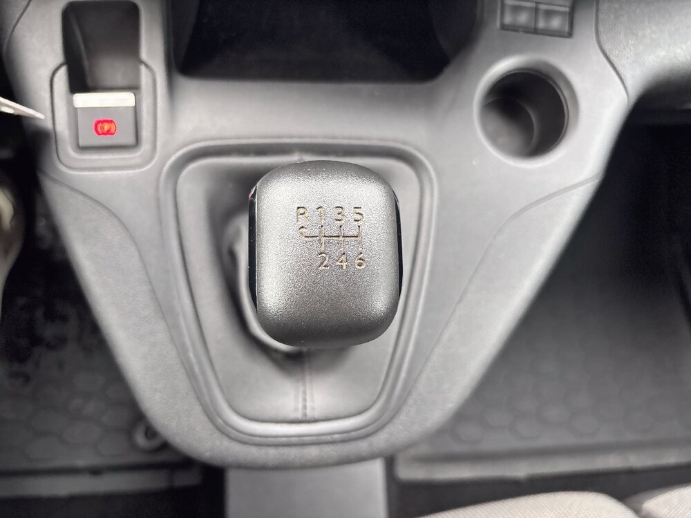 Occasion PEUGEOT Partner PARTNER FOURGON STANDARD 650 KG BLUEHDI 100 S&S BVM6 - ASPHALT