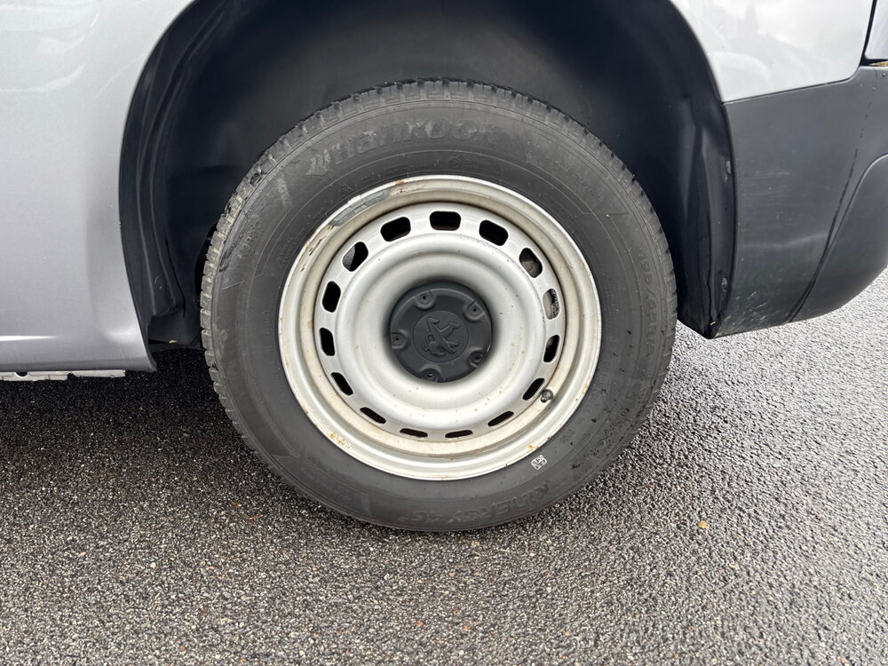 Occasion PEUGEOT Partner PARTNER FOURGON STANDARD 650 KG BLUEHDI 100 S&S BVM6 - ASPHALT