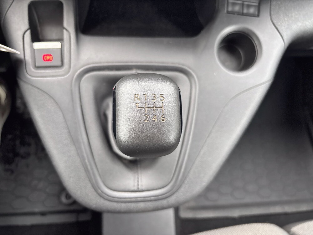 Occasion PEUGEOT Partner PARTNER FOURGON STANDARD 650 KG BLUEHDI 100 S&S BVM6 - ASPHALT